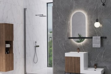 Des rangements intelligents pour une salle de bain ordonnée.