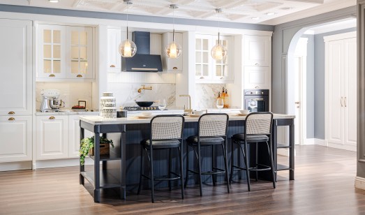 Gazete Duvar'da Soprano Mutfak